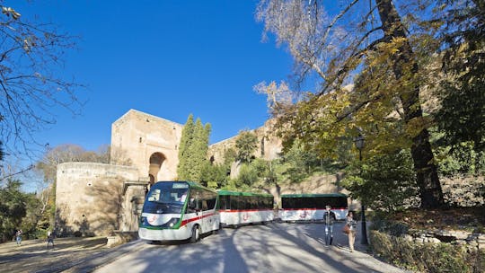 Tren turístico con paradas libres por Granada