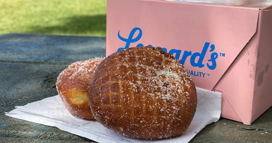 Diamond Head hiking shuttle with complimentary malasada