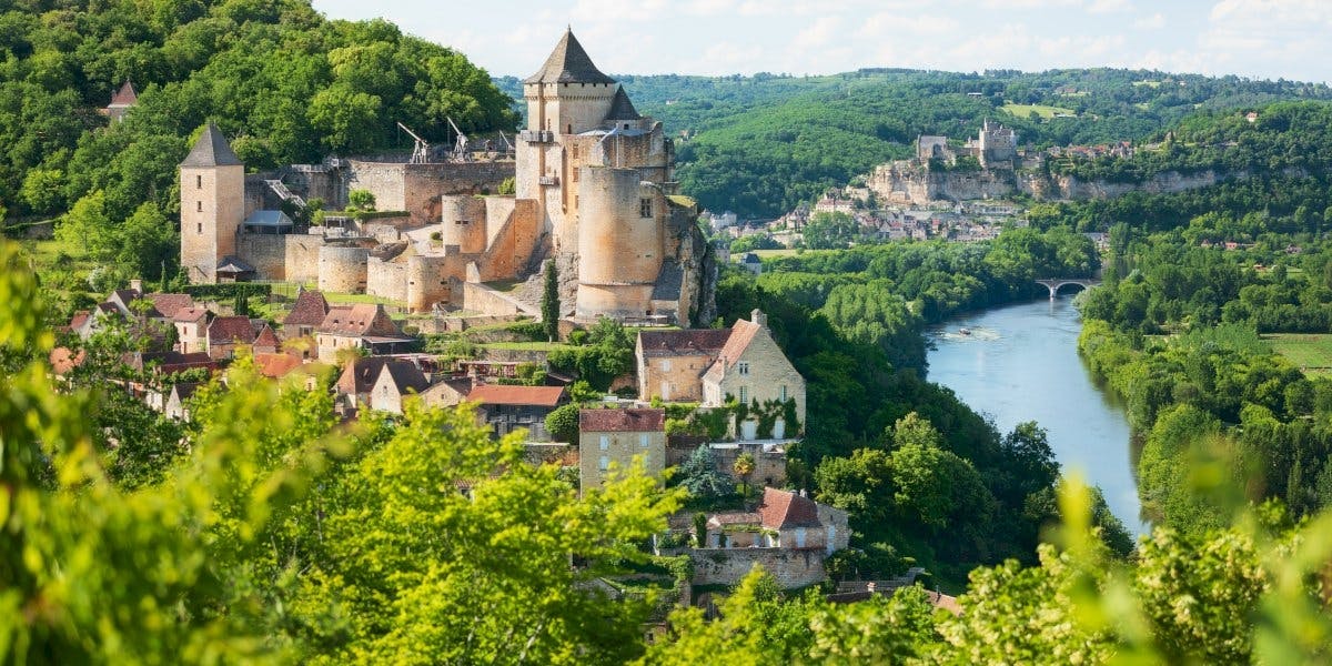 Dordogne castles and gardens private full day tour from Sarlat