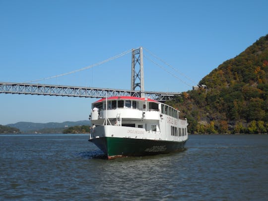 Crucero por el follaje del río Hudson con visita a Bear Mountain