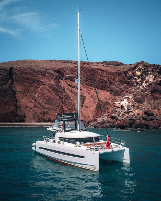Croisière en catamaran "points chauds" de Santorin avec déjeuner ou dîner