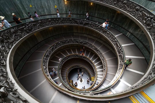 Visita en un grupo reducido a los Museos Vaticanos y la Capilla Sixtina con un guía local