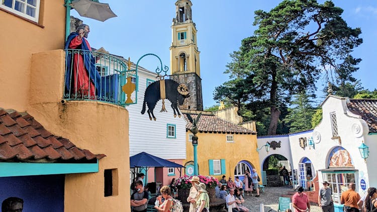 One day Portmeirion, castles and Snowdonia viewpoint tour