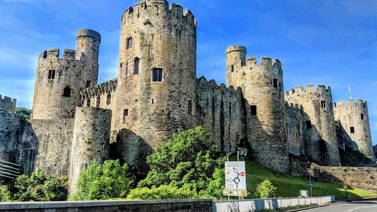 One day Portmeirion, castles and Snowdonia viewpoint tour