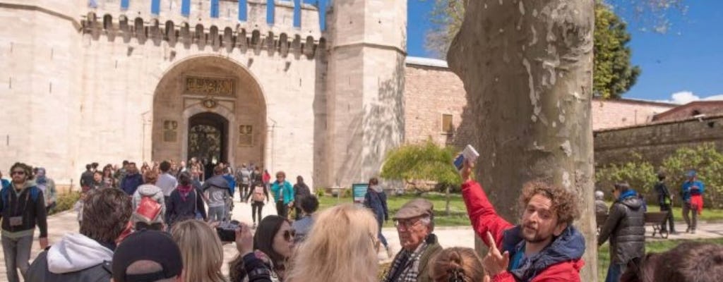 Topkapi Palace and Harem with a tour guided by a historian