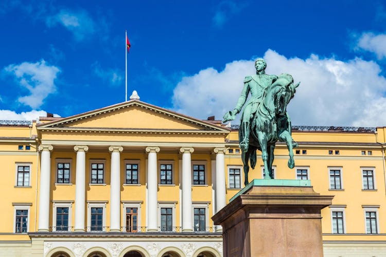 24-hour Oslo hop-on hop-off bus tour