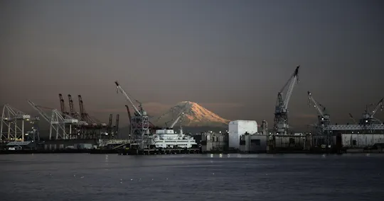 Sailing harbor tour in Seattle