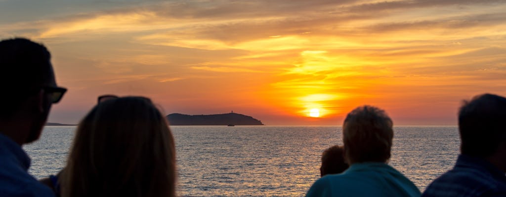 Rejs o zachodzie słońca na tradycyjnej greckiej łodzi u wybrzeży Zakynthos