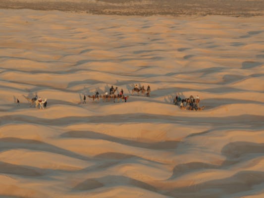 Tour de dos días por el Sahara tunecino
