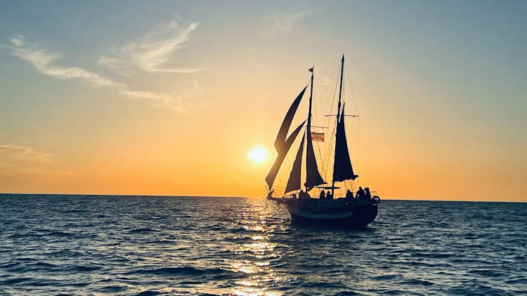 Sunset sailing experience with a gaff-rigged schooner in Tampa Bay