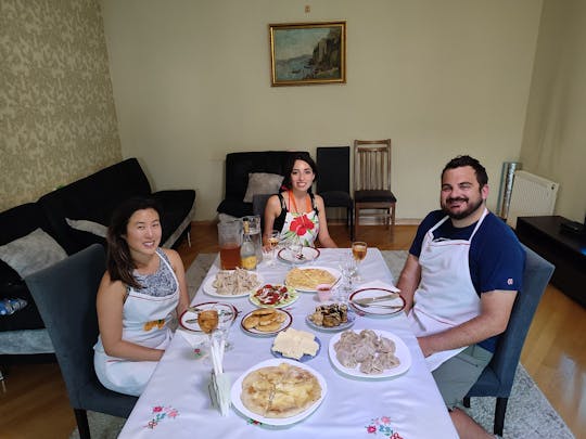Experiencia de comida y bebida casera en Tiflis con clases de cocina