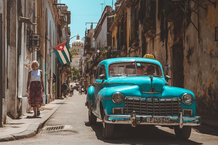 Havana classic American car tour