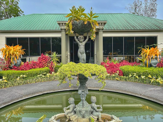 Self-guided gardens tour of Houmas House