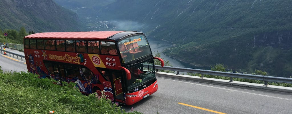 Tour in autobus hop-on hop-off City Sightseeing di Geiranger
