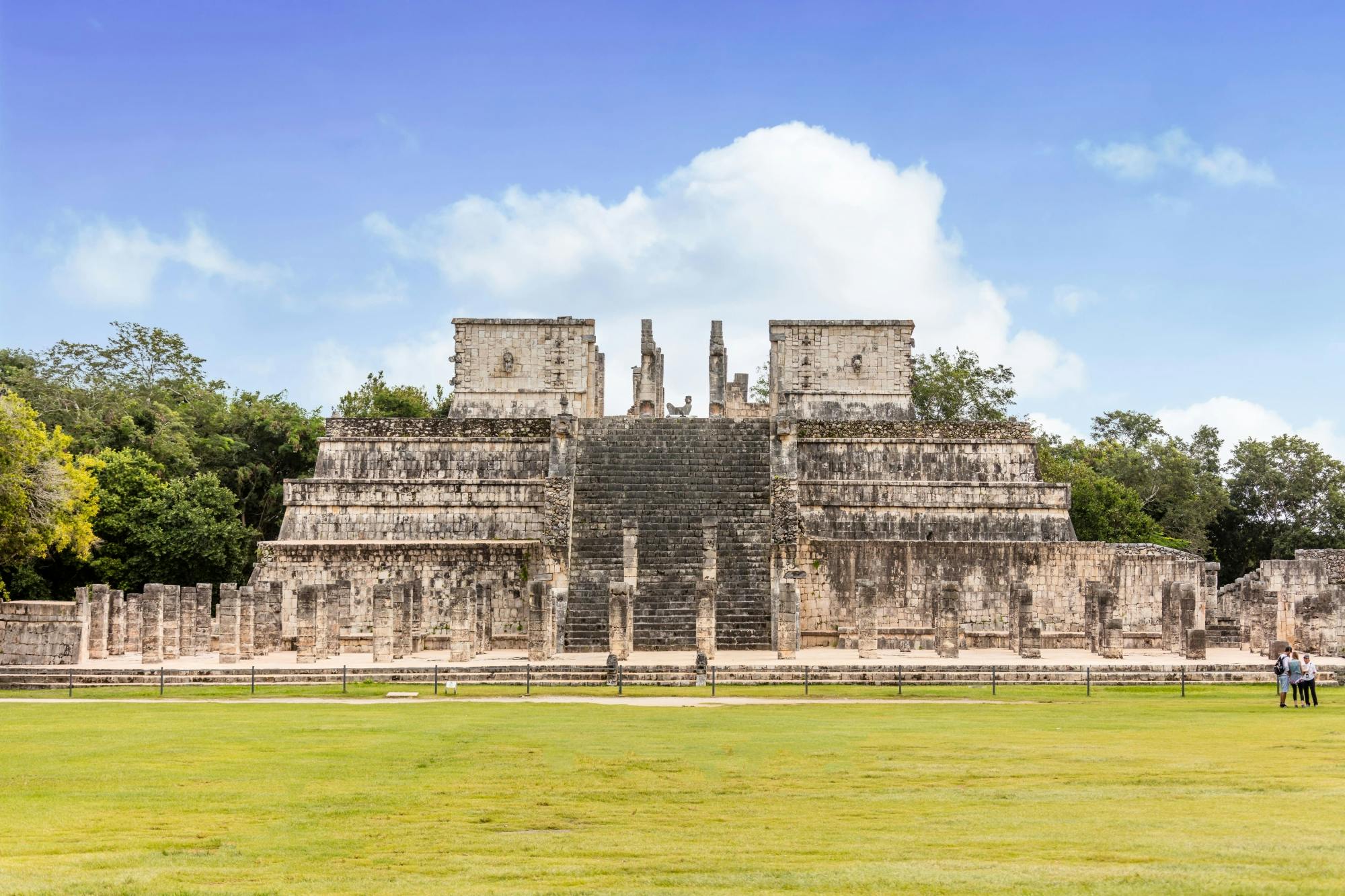 Journée à Chichén Itzá avec village maya et repas traditionnel