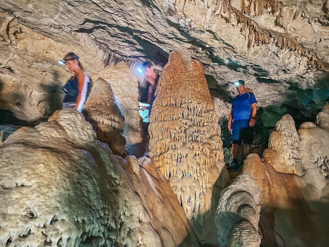 Hiking guided tour to the Limniotis cave