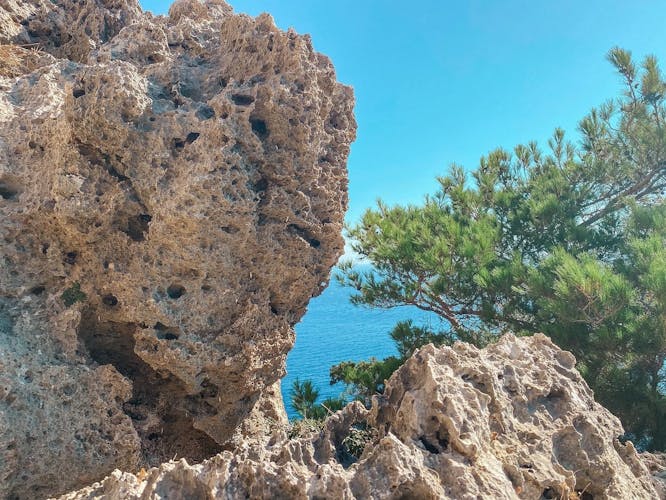 Hiking guided tour to the Limniotis cave