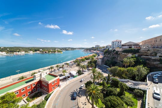 Hafen von Mahon, Binibeca und Xoroi-Höhlentour