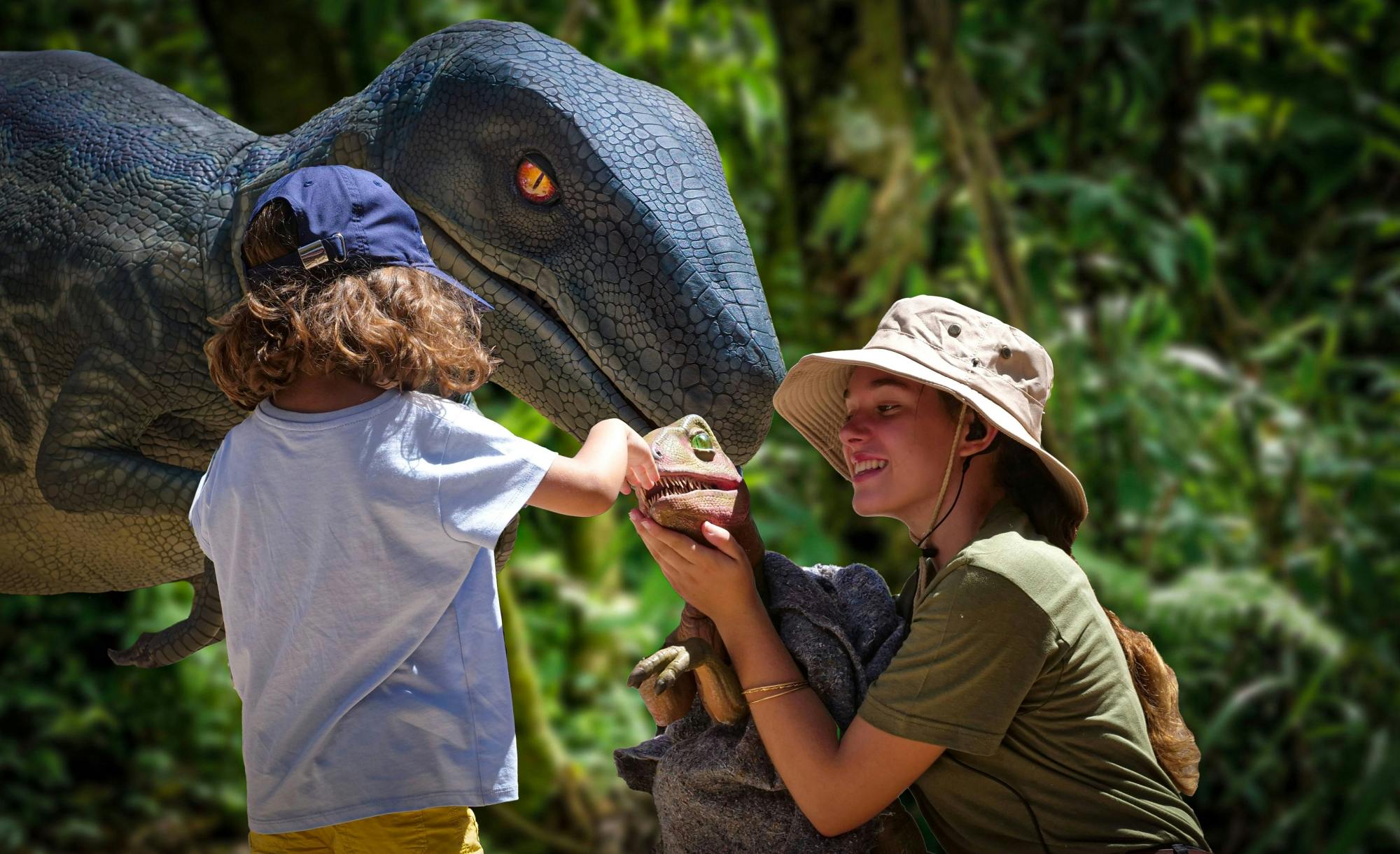 Entrada para la visita guiada a las cuevas de Hams y Dinosaurlandia