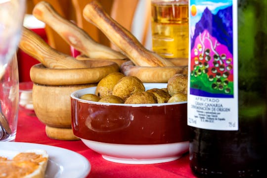 Gran Canaria Food Kleine Groepstocht met Distilleerderijbezoek en Lunch