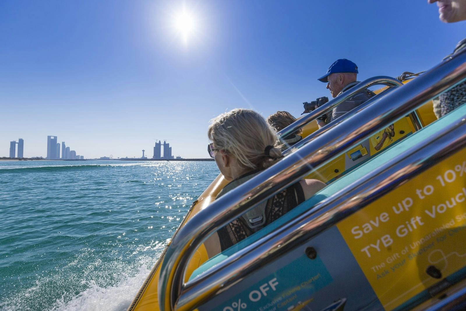 45-minute Emirates Palace boat tour in Abu Dhabi