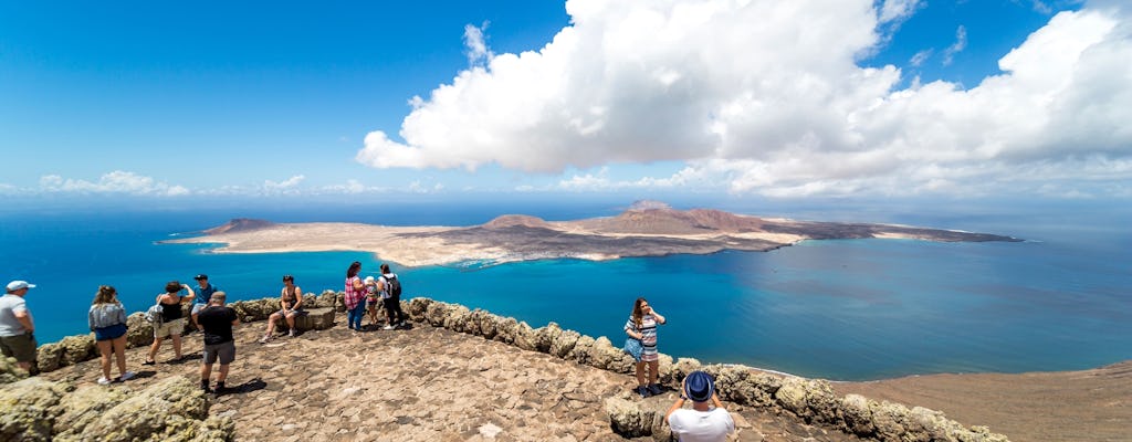 Northern Lanzarote Tour with Green Caves and Jameos del Agua
