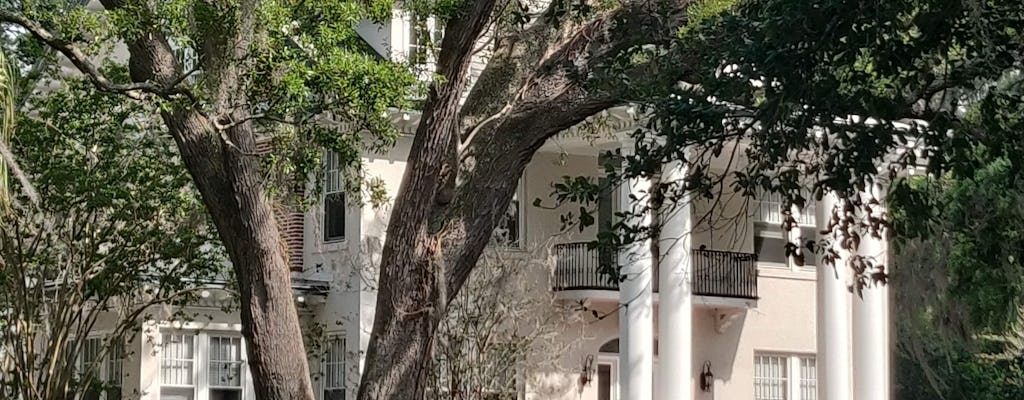 Safety Harbor ghost and history tour with hunting equipment