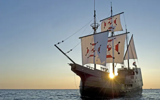 Sunset carrack ship cruise