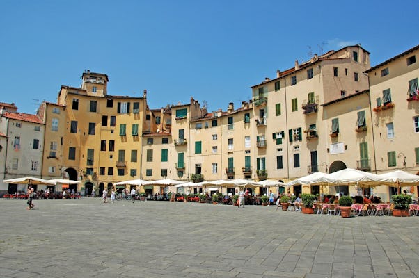 Full-day Pisa and Lucca tour from La Spezia