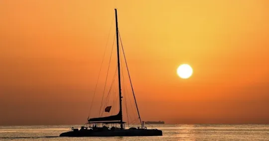 Sunset catamaran cruise in Valencia
