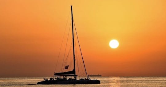 Catamarancruise bij zonsondergang in Valencia