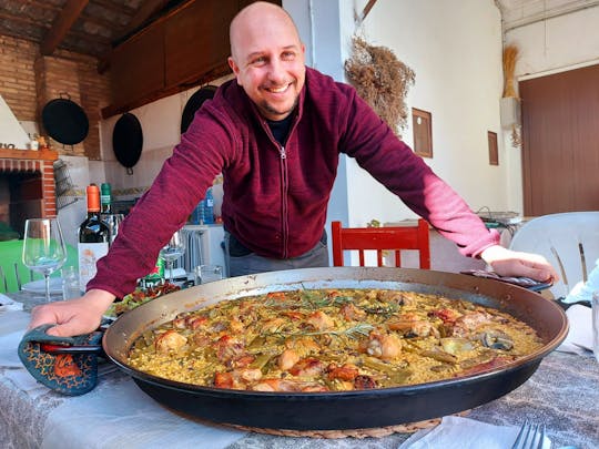 Laboratorio di cucina della paella in un agriturismo a Valencia