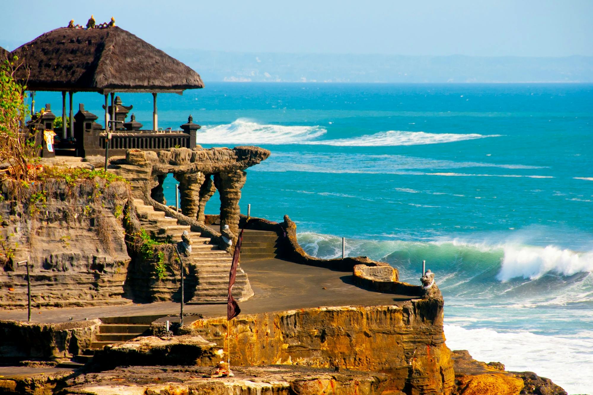 Sea Temple and Cocktail Private Tour