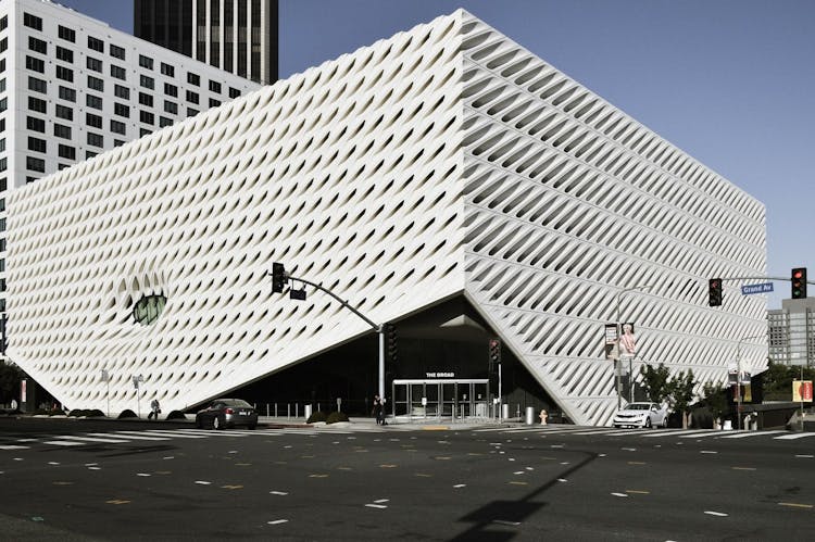Broad Museum: new dawn of art and architecture with ticket