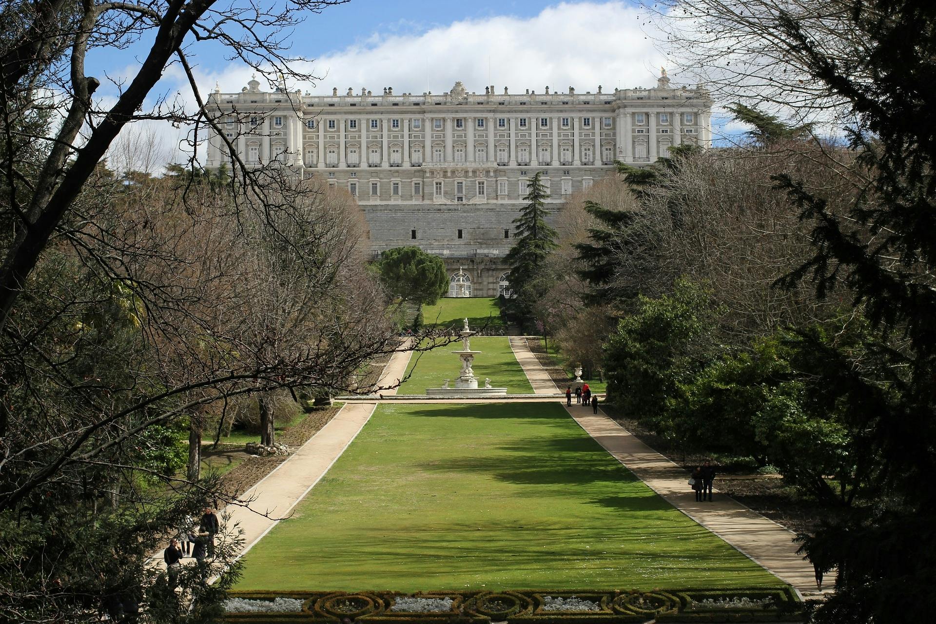 Visita guiada ao Palácio Real e à Catedral da Almudena
