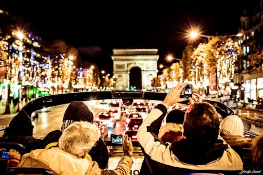 Tootbus Weihnachtsbeleuchtung im offenen Bus in Paris