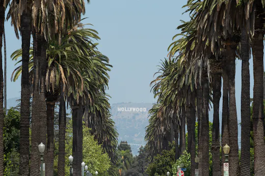 Hollywood celebrity and star homes self-guided driving tour