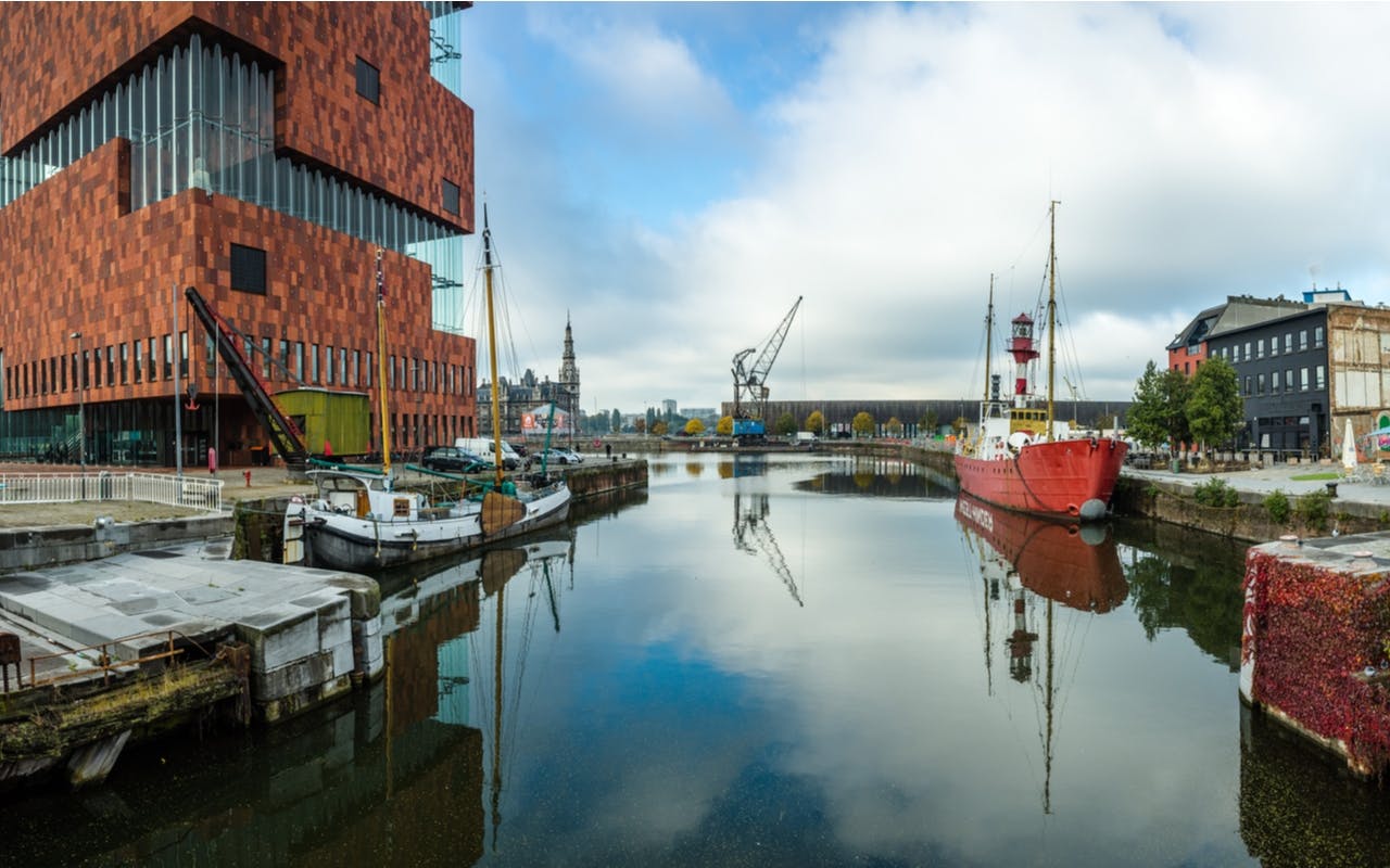 Old Port Antwerp, desperte o jogo de exploração de gênios
