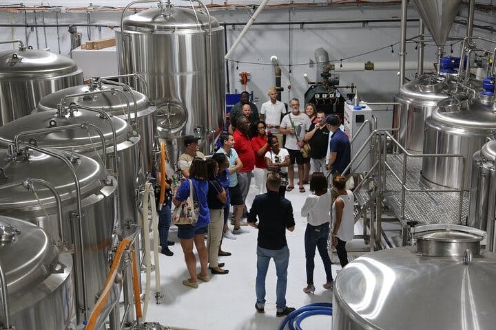 Tour della birra della fabbrica di birra di mezza giornata a Sint Maarten
