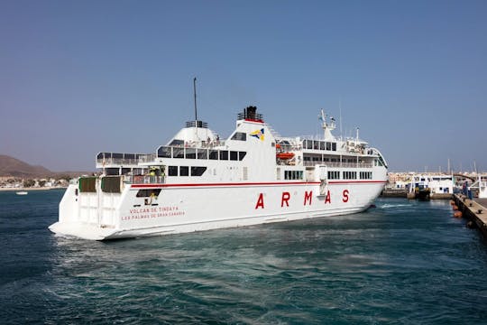 Biljett tur och retur med Naviera Armas till Lanzarote