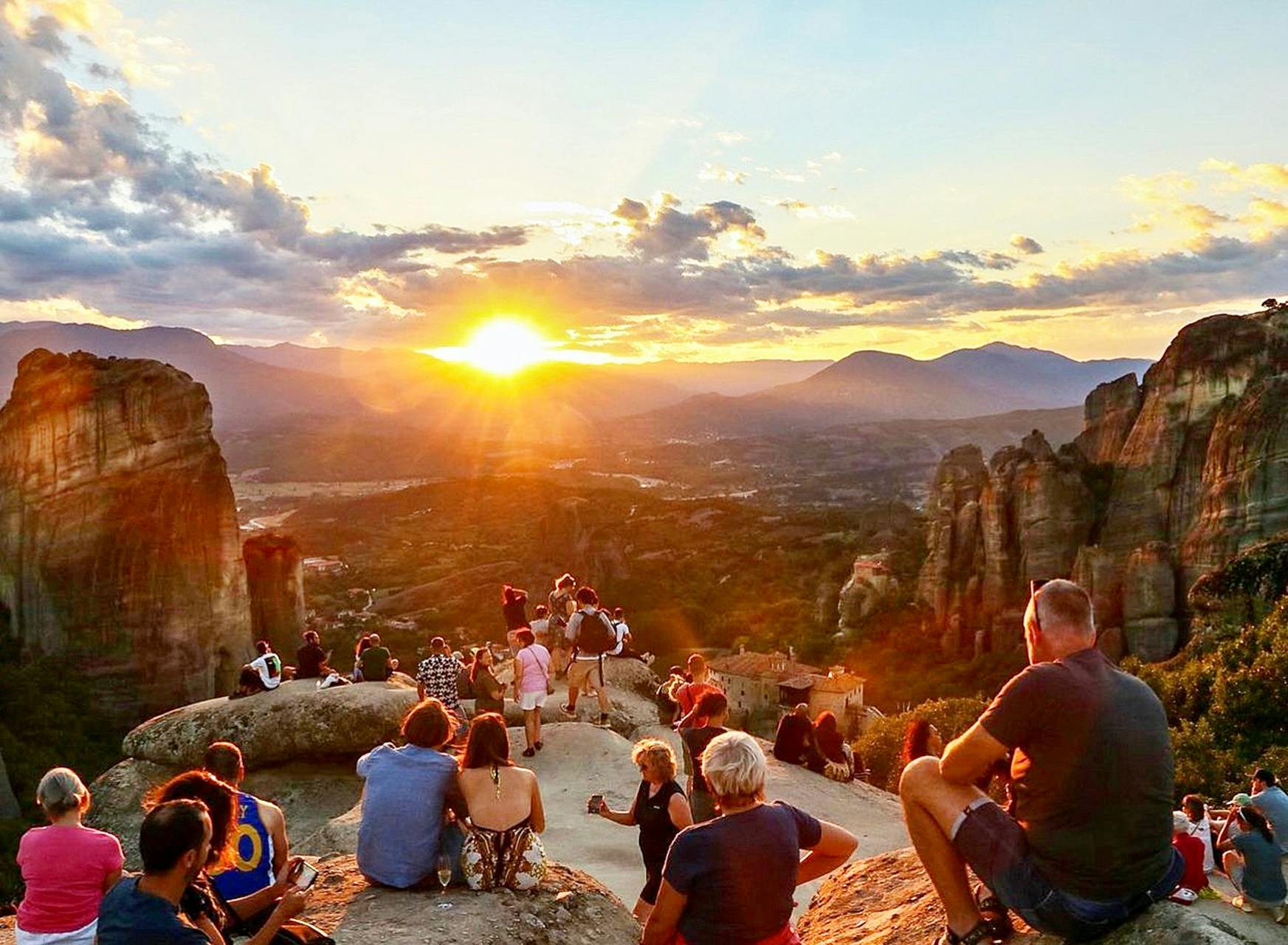 Excursão majestosa ao pôr do sol em Meteora saindo de Kalampaka Excursão para grupos pequenos
