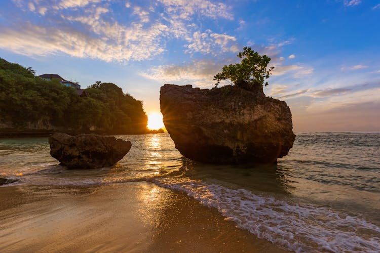 BALI Private tour Tanah Lot,Uluwatu Temple Sunset & Kecak Dance