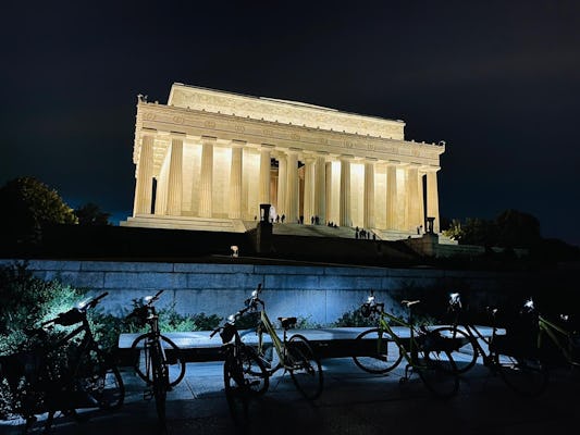 Excursão noturna de bicicleta pelos monumentos de DC