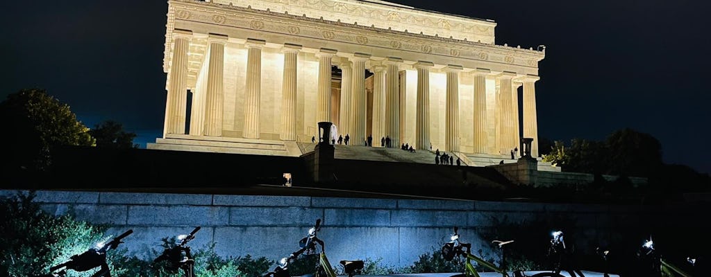 Excursão noturna de bicicleta pelos monumentos de DC