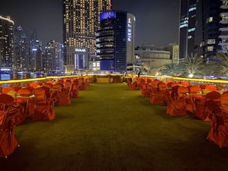 Crucero con cena en dhow por la emperatriz oceánica de Dubái