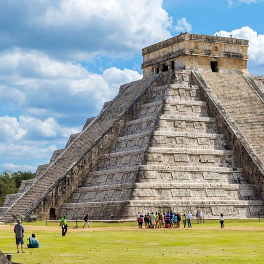 Chichen Itza and Valladolid full-day guided tour and buffet lunch