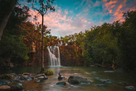 Cedar Creek Falls and Northerlies Beach Bar & Grill tour with lunch