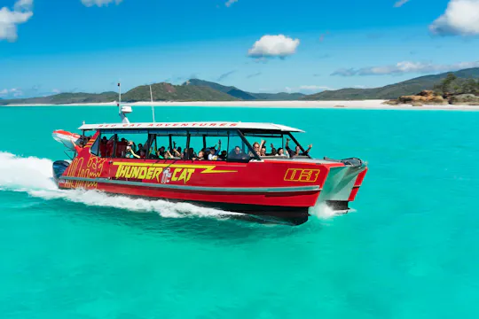 Excursion d'une journée à Thundercat Whitsundays avec déjeuner