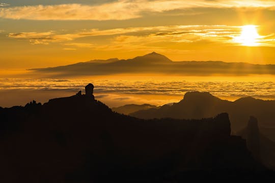 Le Pico de las Nieves à Gran Canaria au coucher du soleil