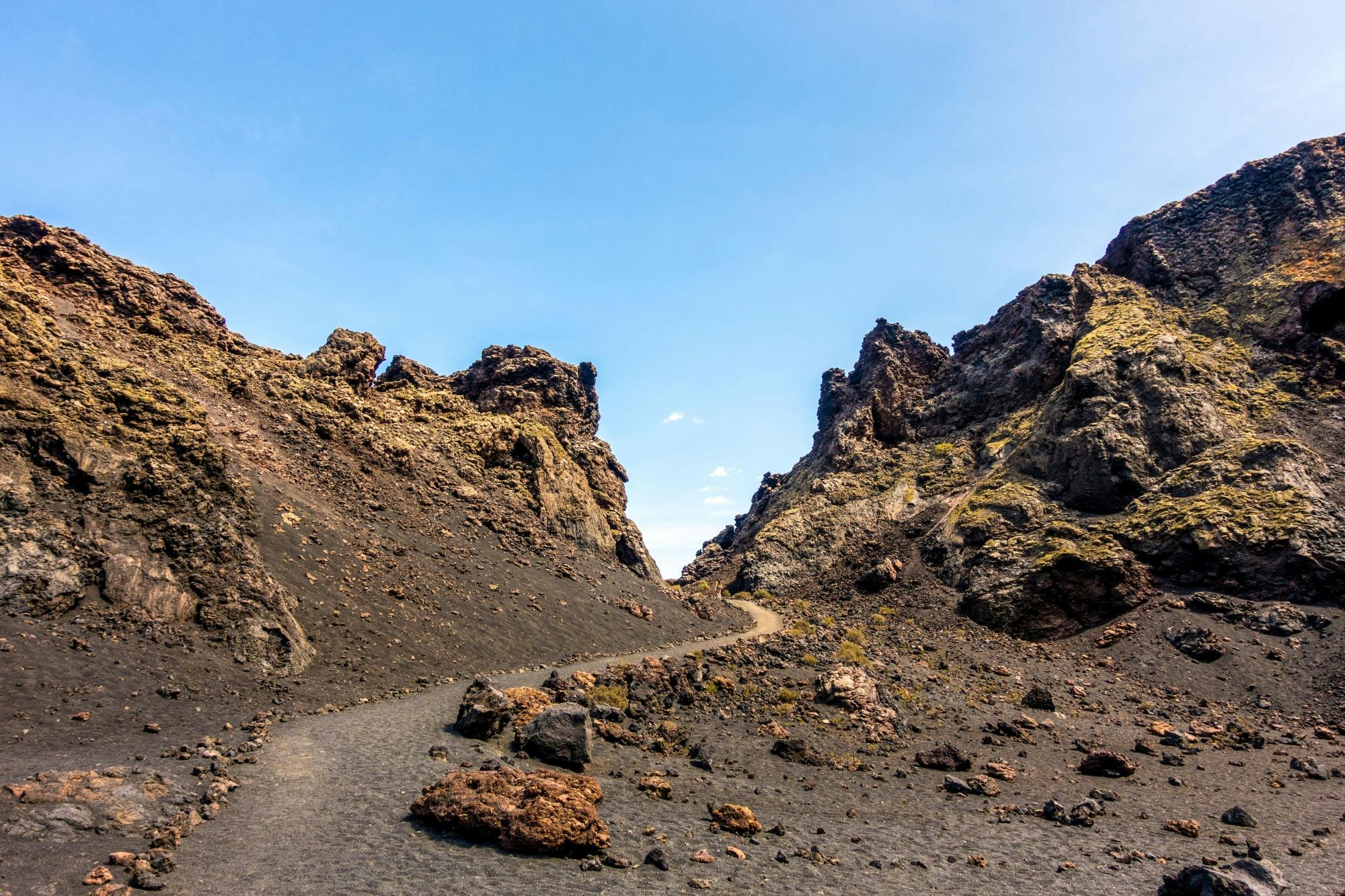 Paseo en camello y minivan en el Parque Nacional de Timanfaya